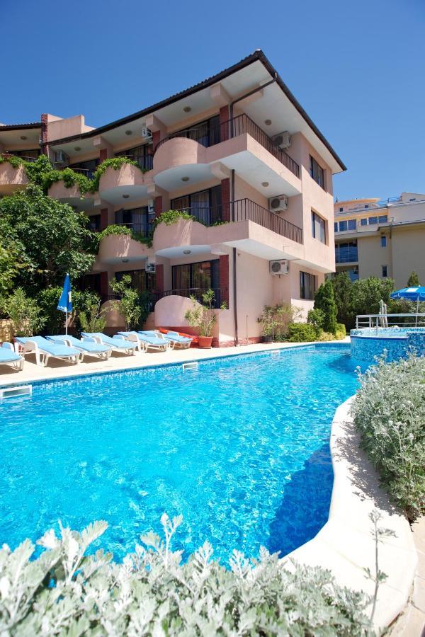 Family Hotel Rainbow Sveti Vlas Bagian luar foto