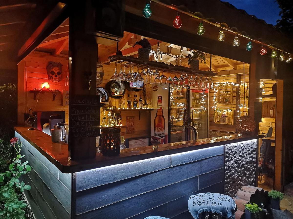Family Hotel Rainbow Sveti Vlas Bagian luar foto