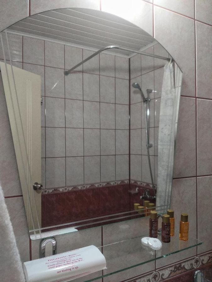 Family Hotel Rainbow Sveti Vlas Bagian luar foto